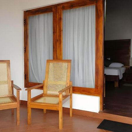 Naaval Hotel Batticaloa Exterior photo