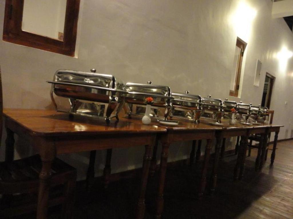 Naaval Hotel Batticaloa Exterior photo