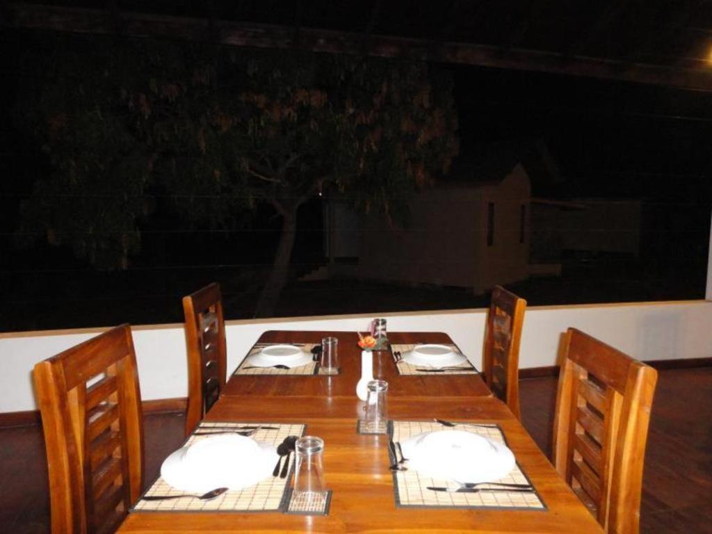 Naaval Hotel Batticaloa Exterior photo