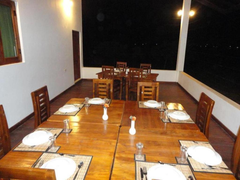 Naaval Hotel Batticaloa Exterior photo