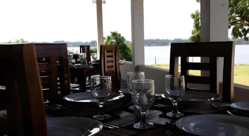 Naaval Hotel Batticaloa Exterior photo
