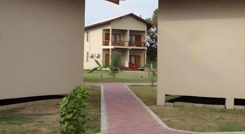 Naaval Hotel Batticaloa Exterior photo