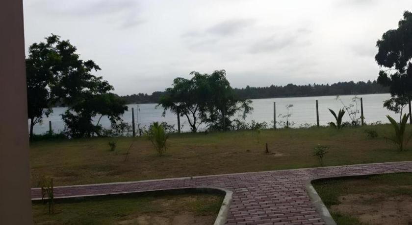Naaval Hotel Batticaloa Exterior photo