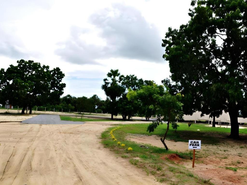 Naaval Hotel Batticaloa Exterior photo