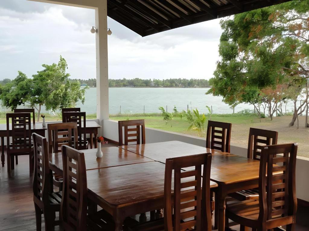 Naaval Hotel Batticaloa Exterior photo